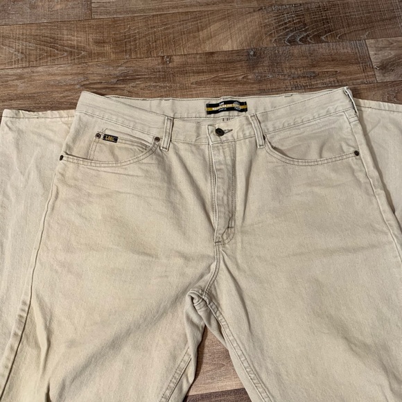 Men’s Lee Straight Leg Tan Jeans - Picture 2 of 6